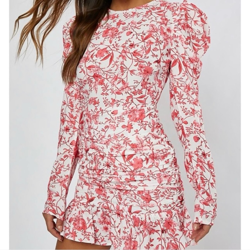 SOLD‼️ NWT In The Style Pink & White Floral Dress
